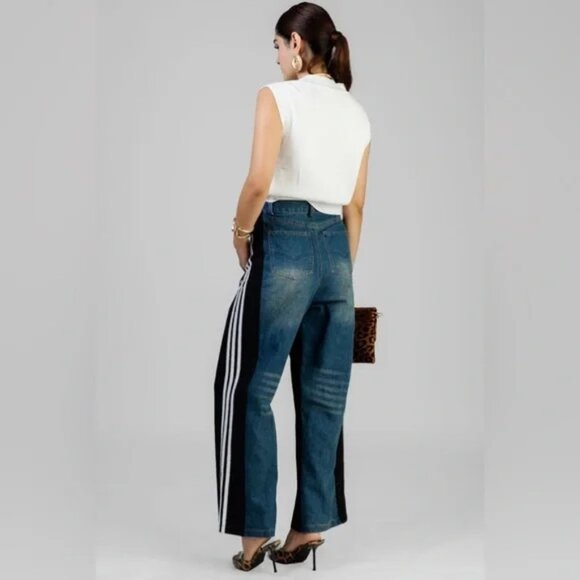 NEW Cherry Embroidered Knit Vest in White, Size M - Picture 3 of 15